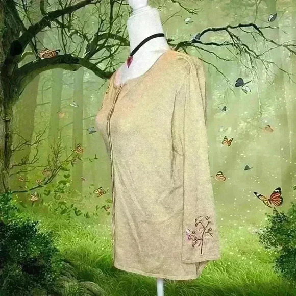 Coquette Beige Floral Embroidered Button Up Sweater By Kathy Ireland - Picture 3 of 7